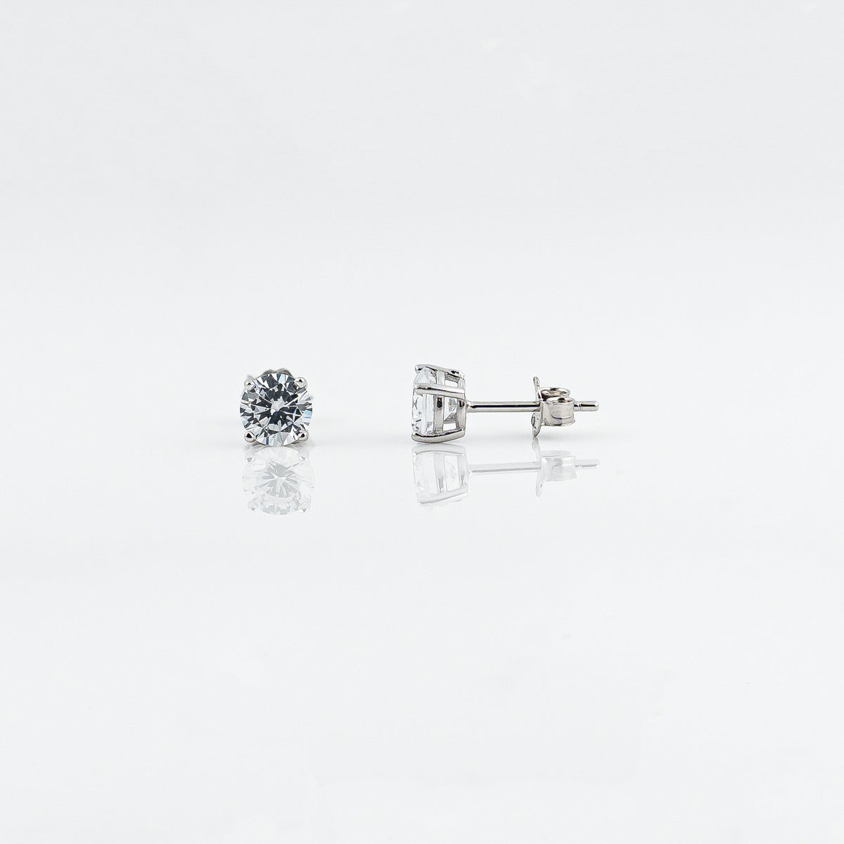 Silver Gleaming round Solitaire Earrings
