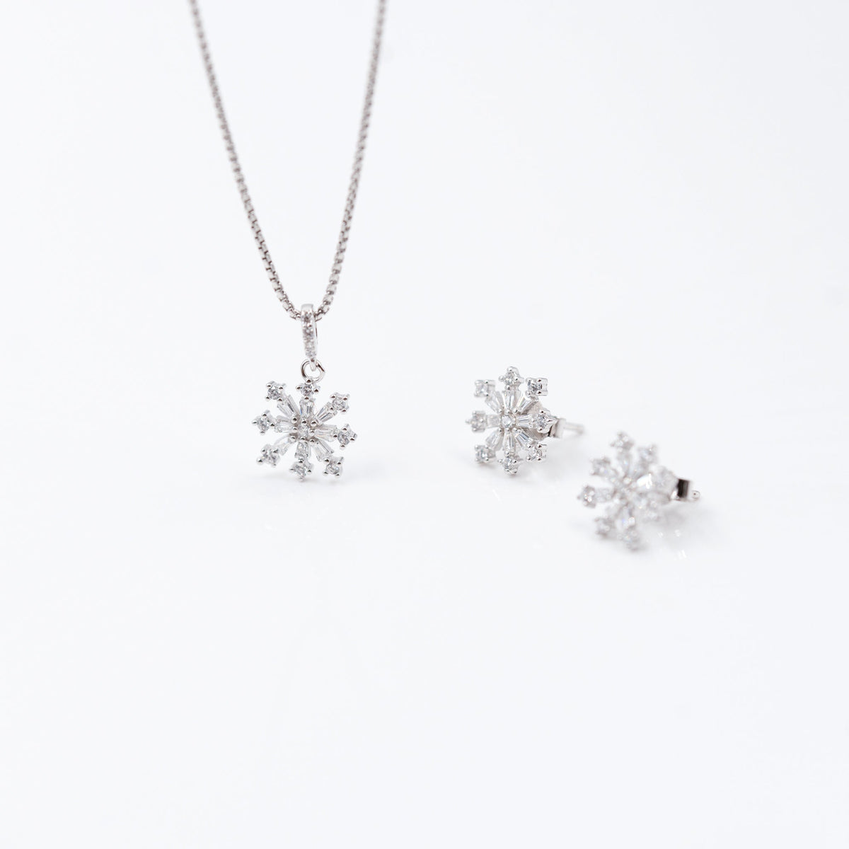 Silver Arctic Elegance Jewelry Set